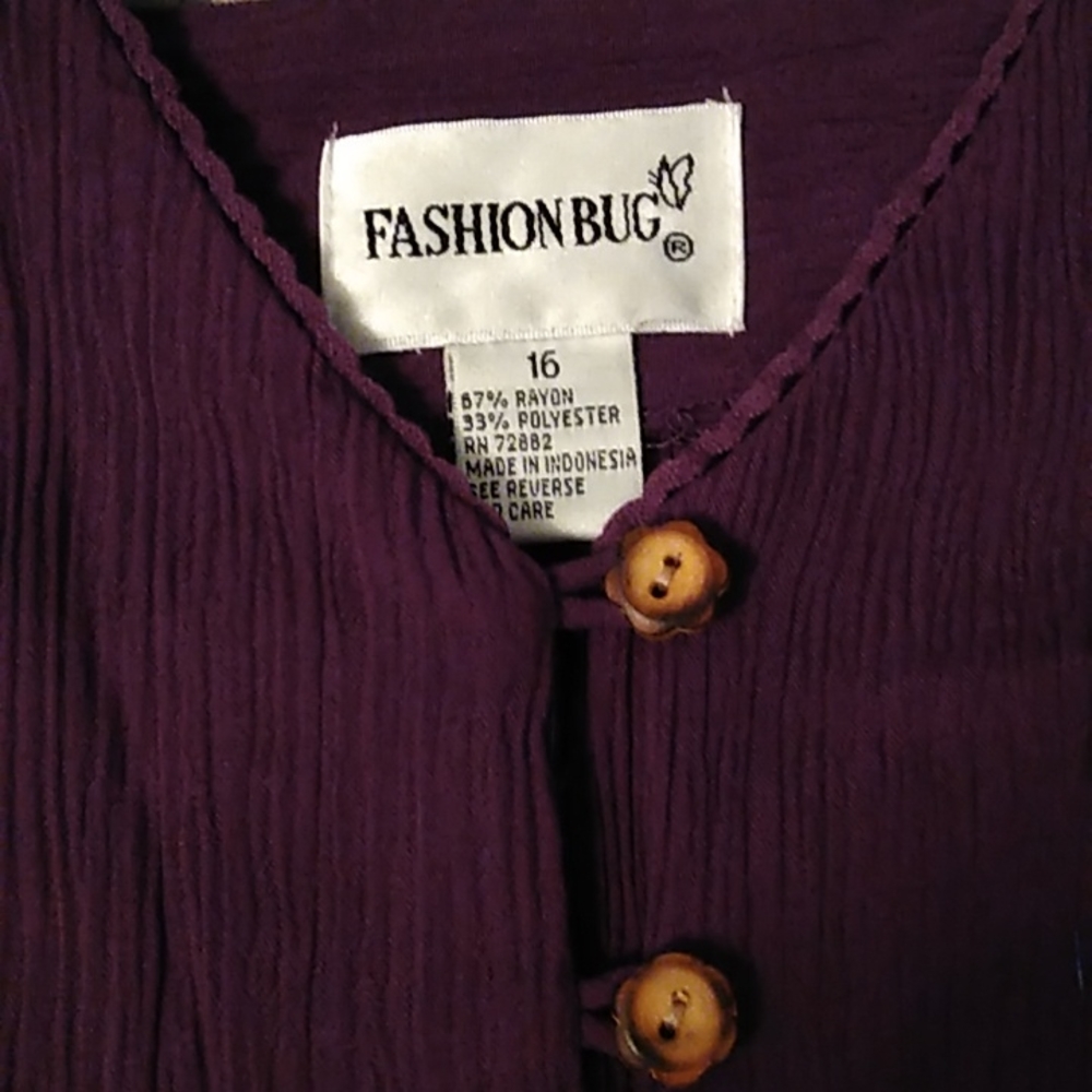 Women's dress - Picture 3 of 3